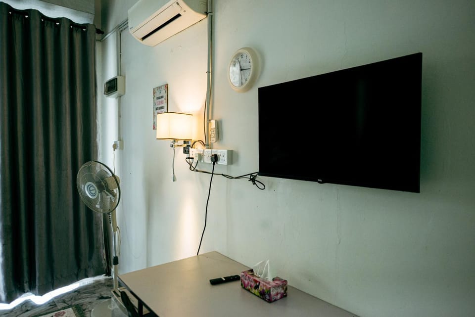 MKB Homestay - Landed Studio room with 2 Queen bed and Free Parking House in Selangor, Malaysia