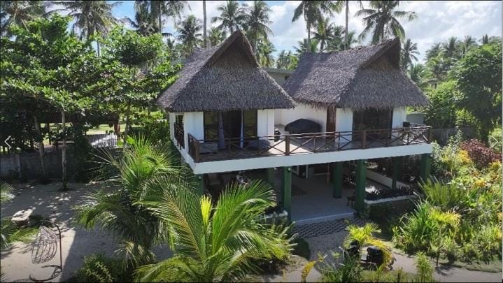Entire Private Beachfront Villa in Siargao Villa in General Luna