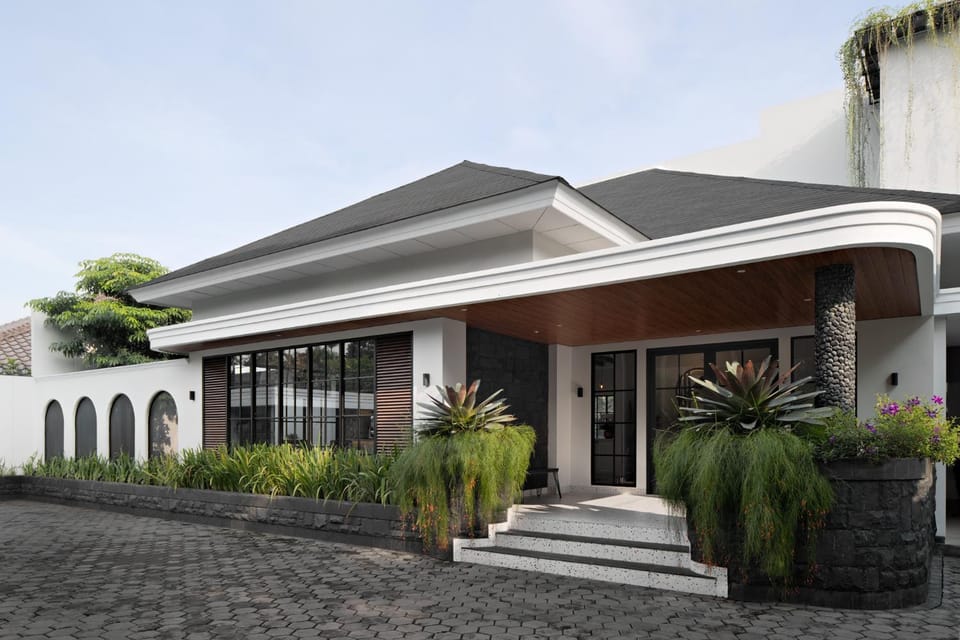 Property building, Day