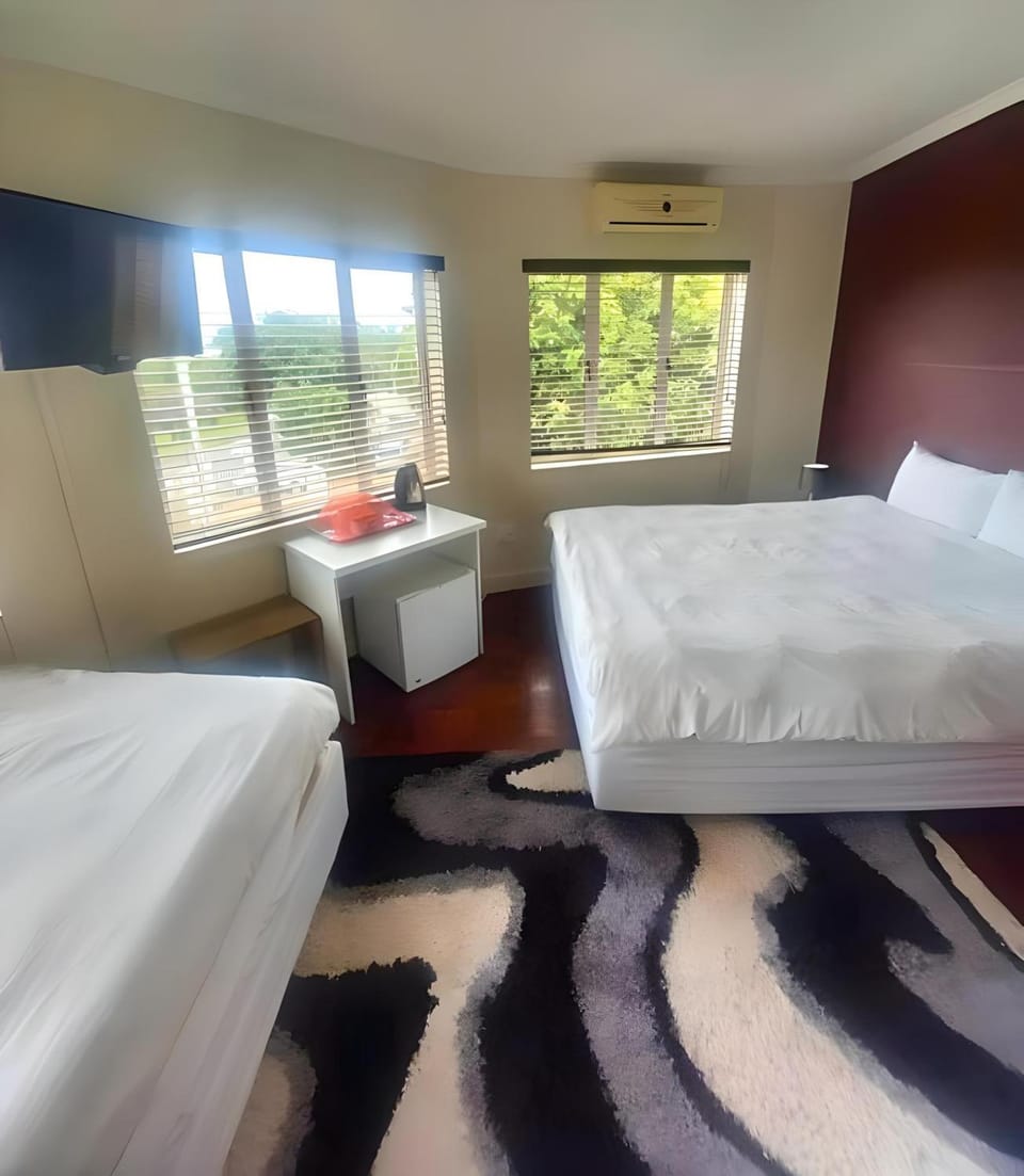 Bed, Bedroom, air conditioner