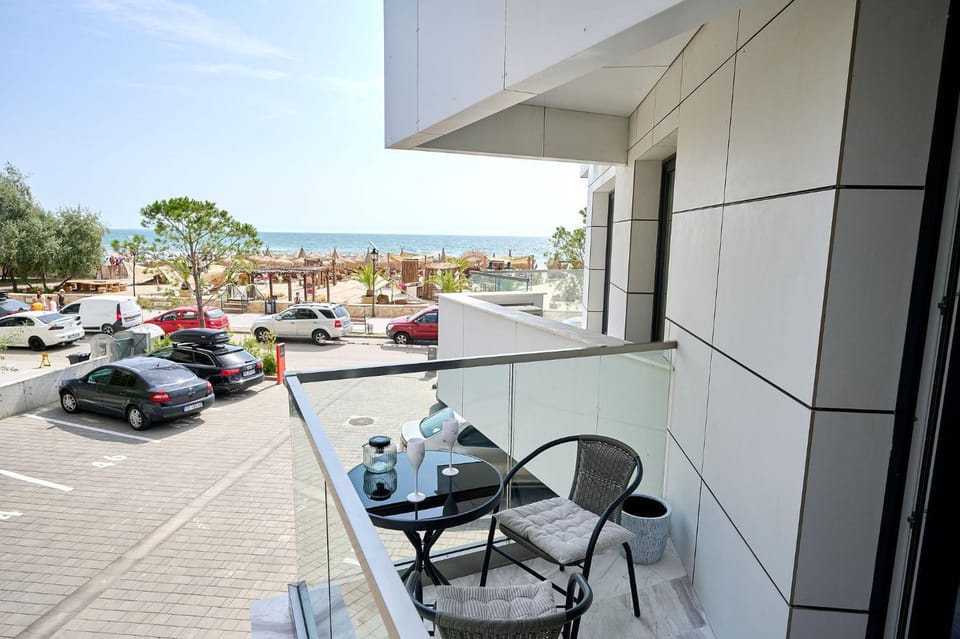Property building, View (from property/room), Balcony/Terrace