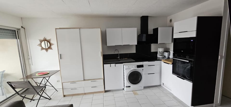 Appartement studio cabine 26 m² en bord de mer Cabin in Canet-en-Roussillon