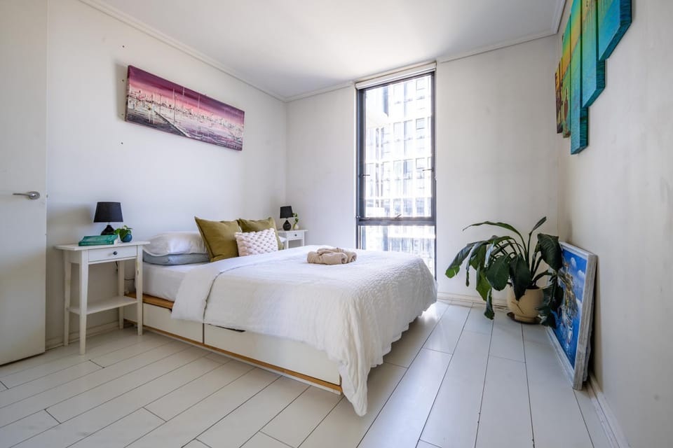 Ocean view apartment close to CBD with indoor pool. Apartment in Melbourne