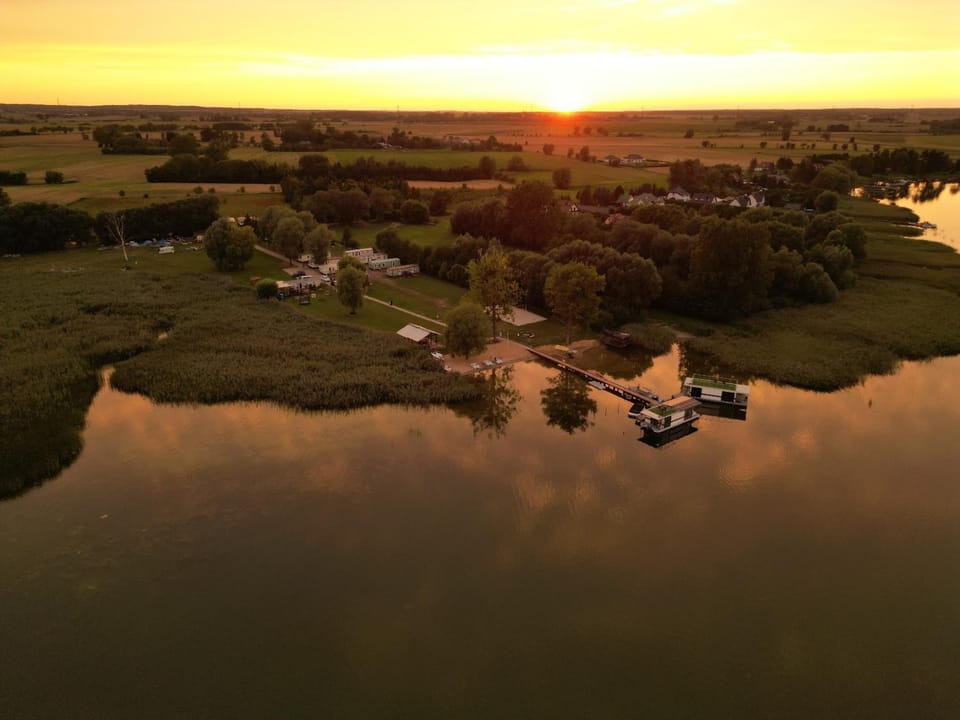 Bird's eye view, Lake view