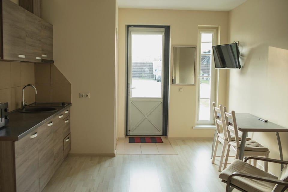 TV and multimedia, Kitchen or kitchenette, Dining area