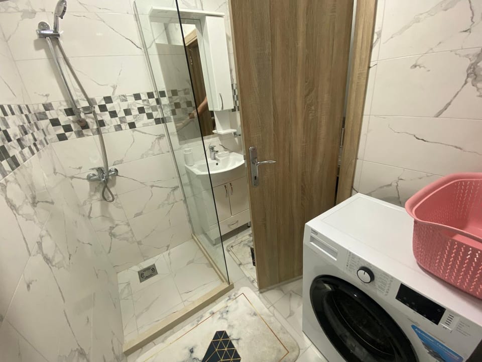 Shower, Bathroom, towels