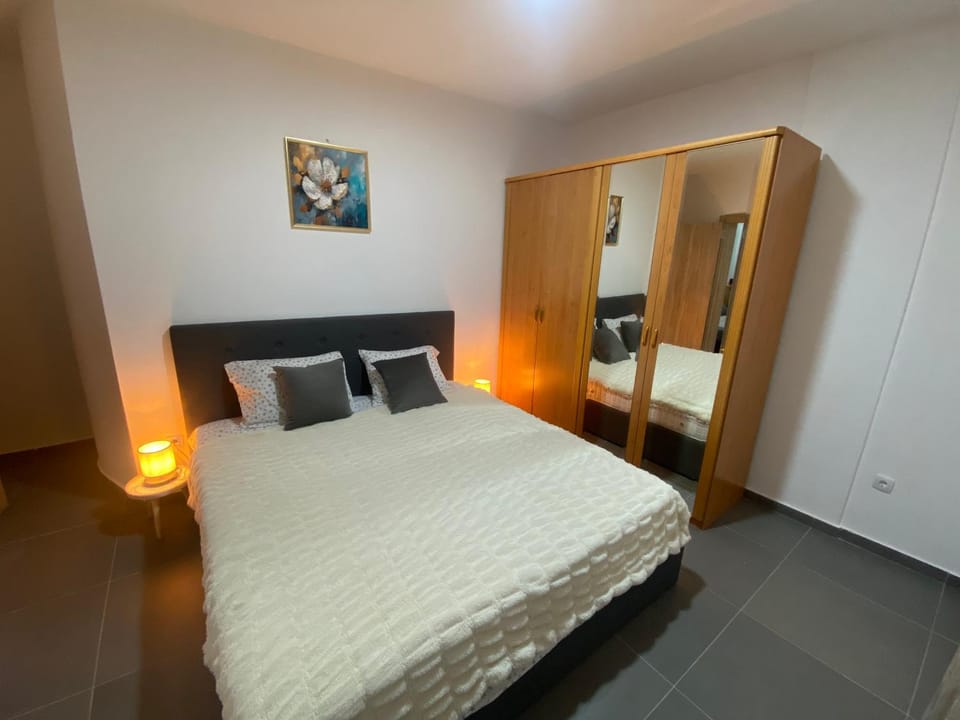 Bed, Bedroom, wardrobe
