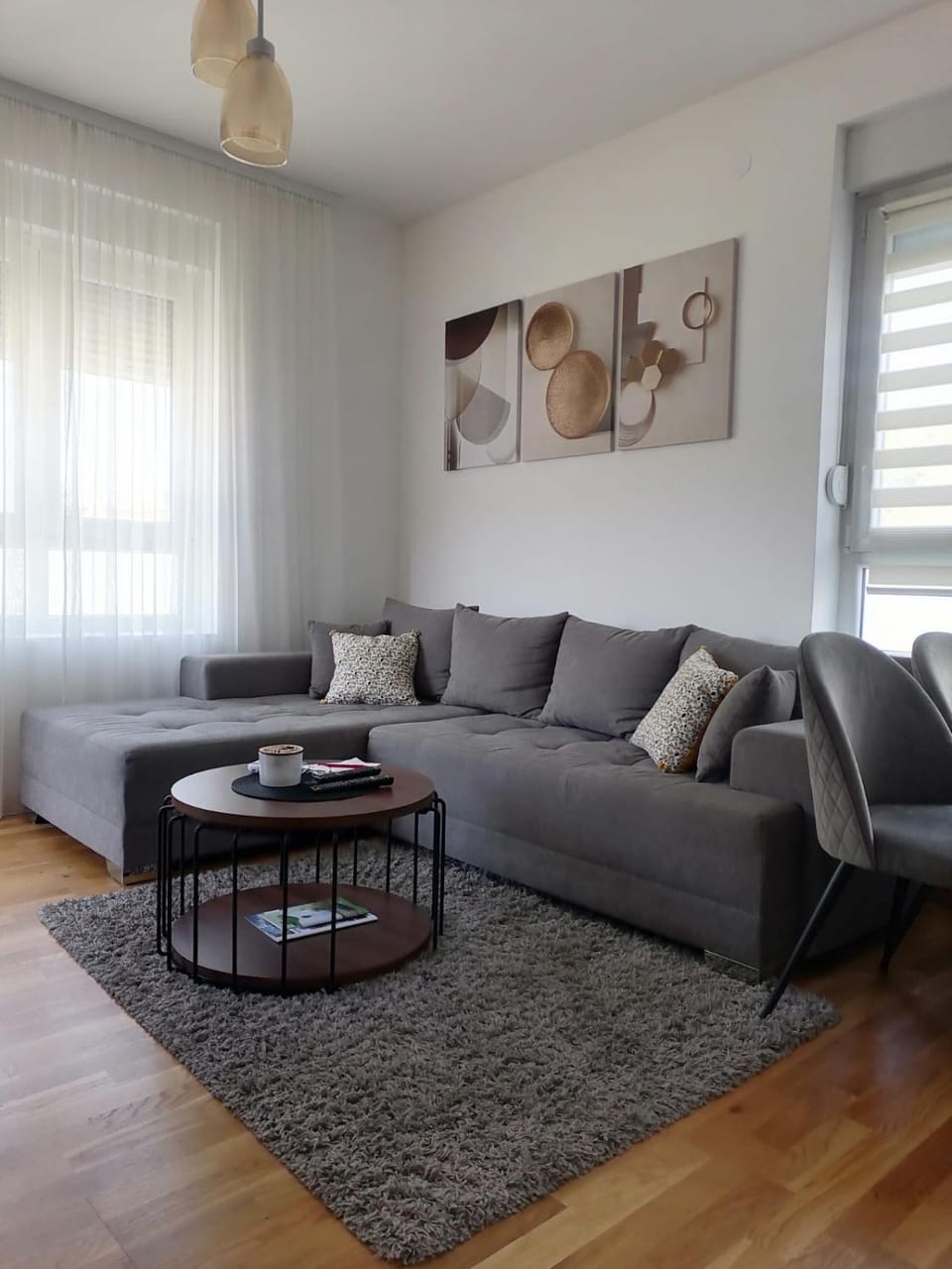 Bed, Living room