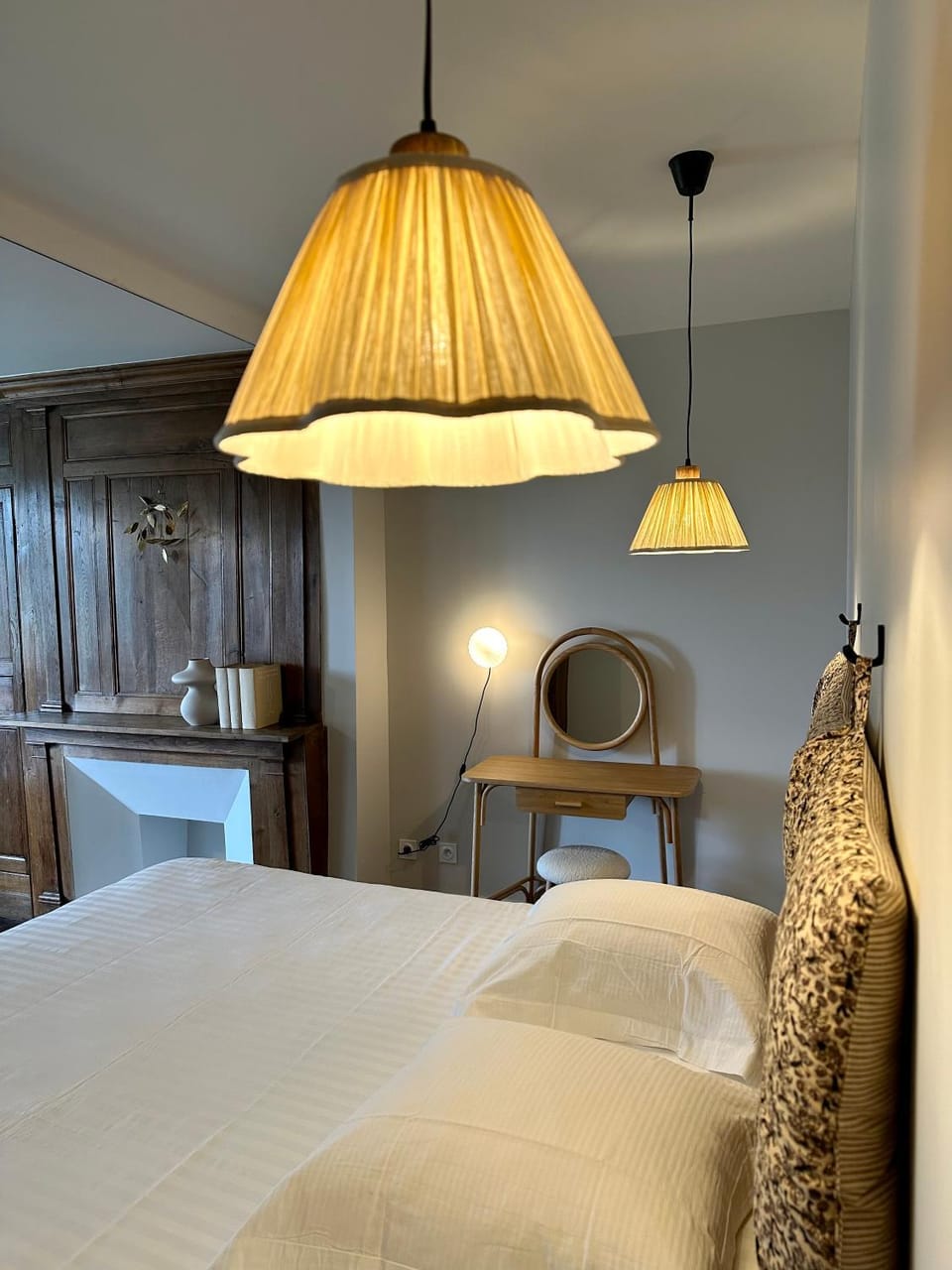 Le Château de Saint-Angel, Le Manoir du Rigouneix, 5 minutes A89, nature, calme, sauna Bed and Breakfast in Auvergne-Rhône-Alpes