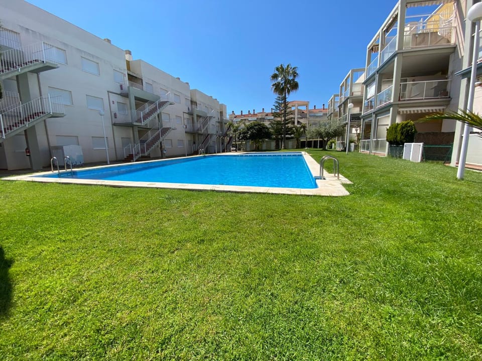 Property building, Garden, Swimming pool