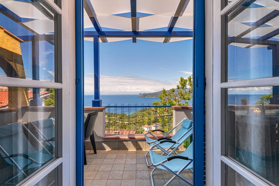 View (from property/room), Balcony/Terrace, Sea view