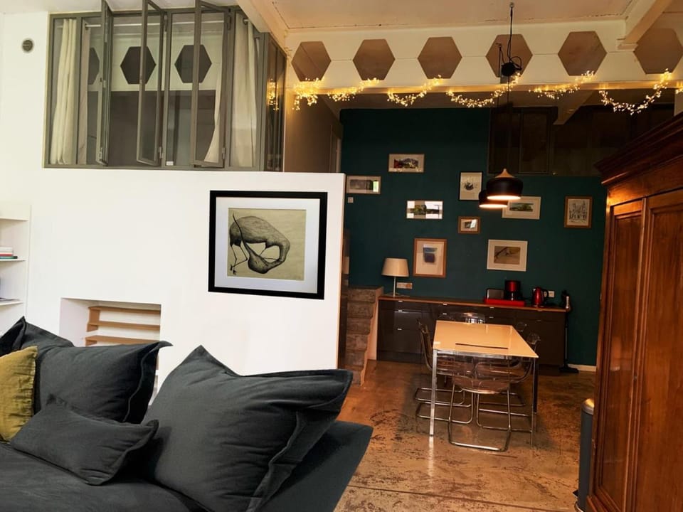 Living room, Decorative detail, Seating area
