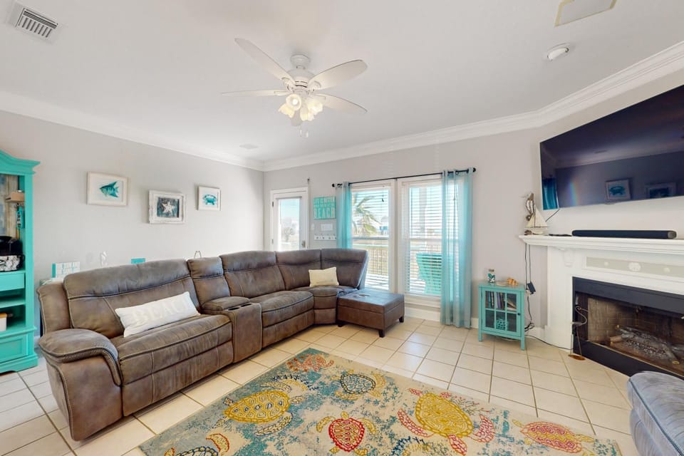 Smiles in Isla Del Sol House in Galveston Island
