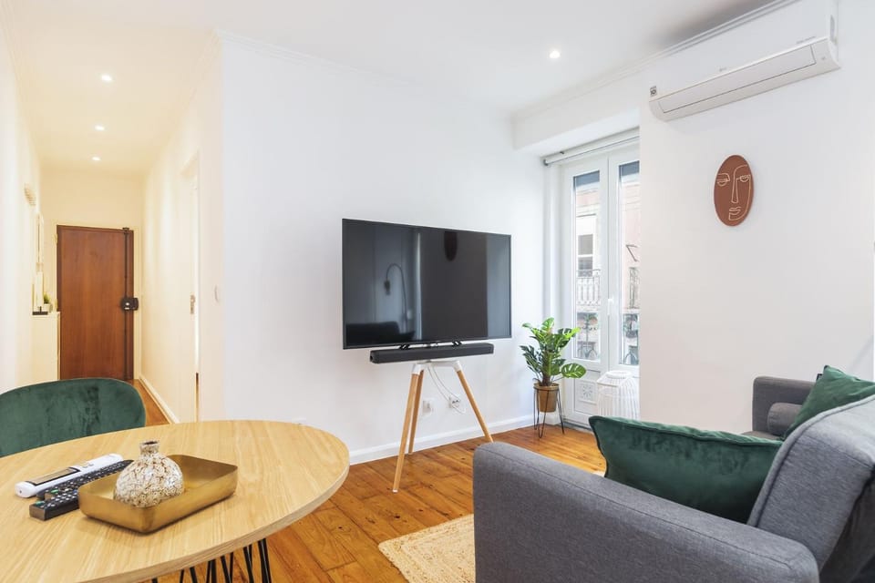 Apartment 1 Bedroom with AC Fiber Optic Internet Apartment in Lisbon
