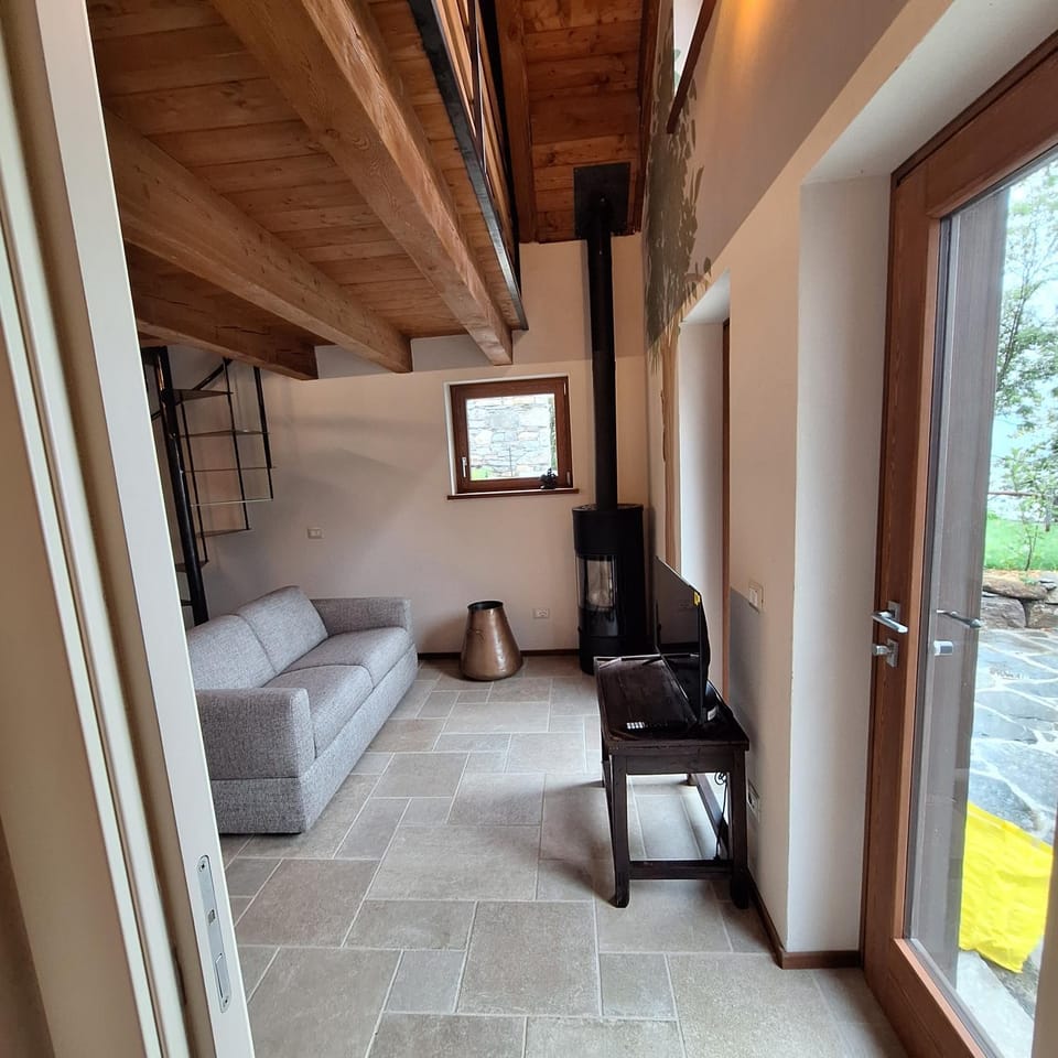 TV and multimedia, Living room, Photo of the whole room, Seating area