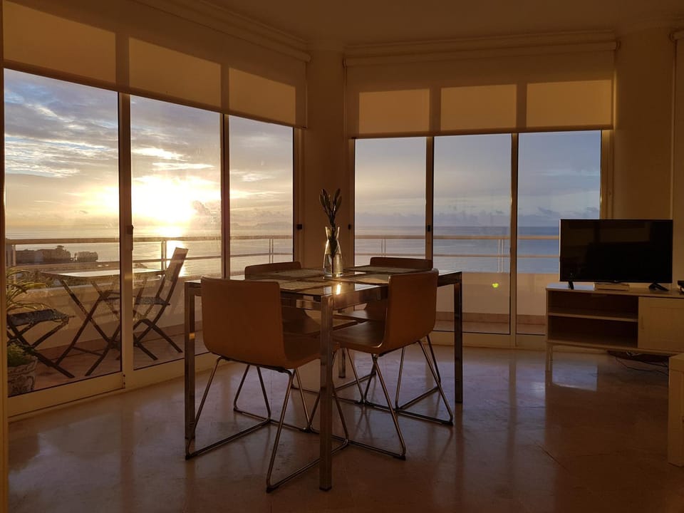 The Sunrise of your Dreams with Total Ocean View with New Modern Kitchens 75 m2 Apartment in Funchal