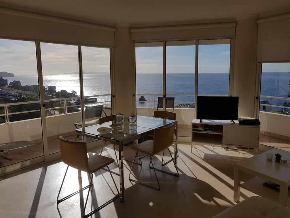 The Sunrise of your Dreams with Total Ocean View with New Modern Kitchens 75 m2 Apartment in Funchal