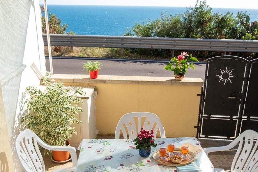 Natural landscape, View (from property/room), Balcony/Terrace, Sea view