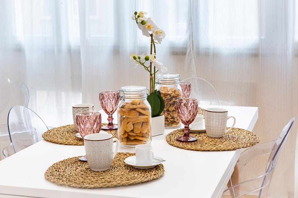 Food and drinks, Dining area, Food, Breakfast, Drinks