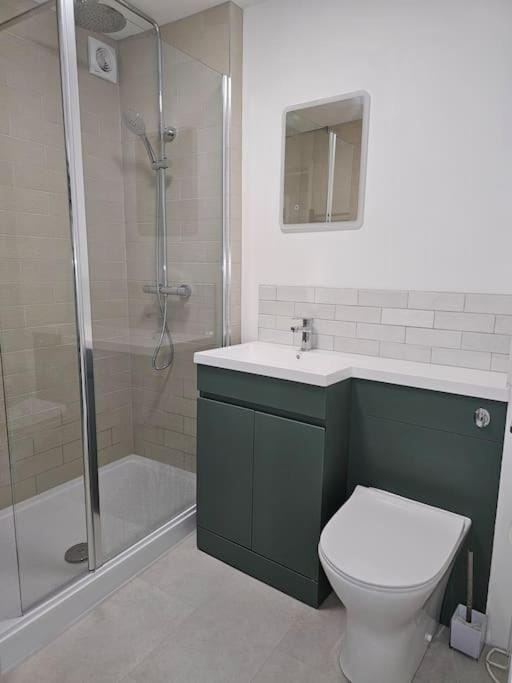 Shower, Toilet, Bathroom