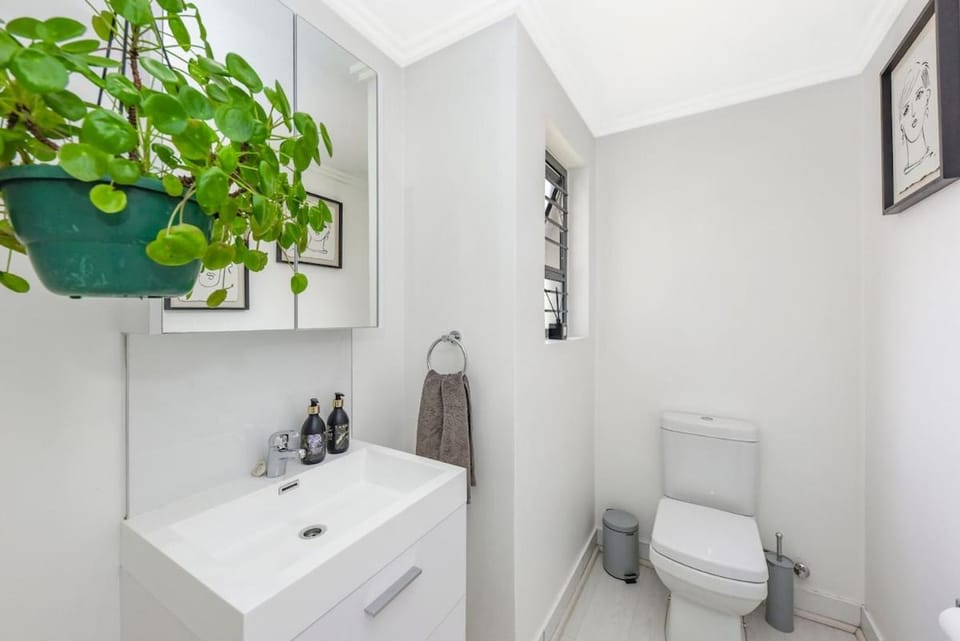 Toilet, Bathroom