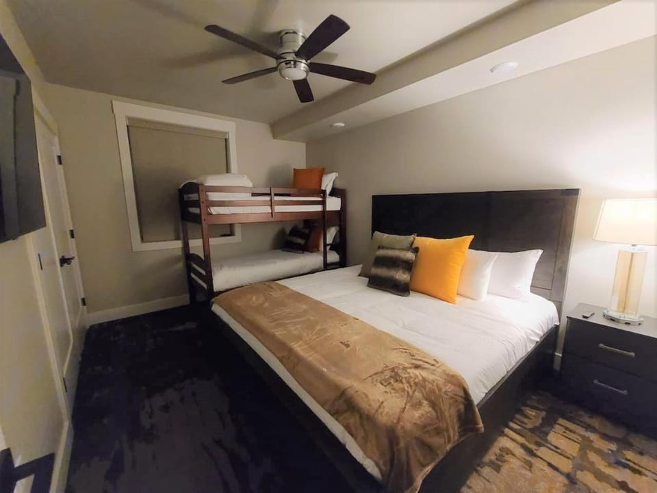 Bed, Bedroom, bunk bed, fireplace