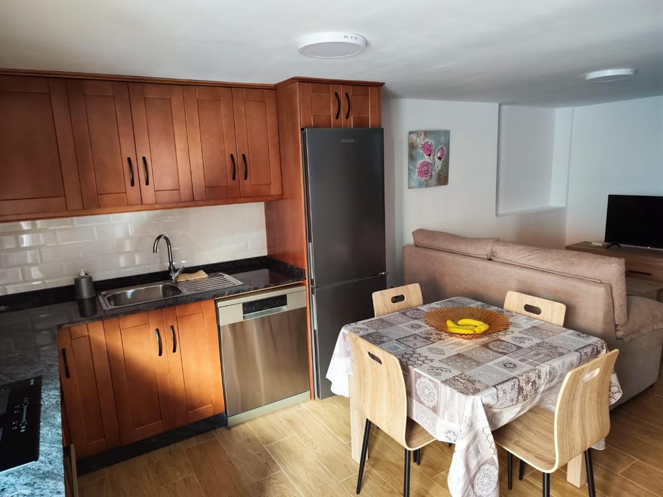 Kitchen or kitchenette, Living room, Dining area, oven, stove