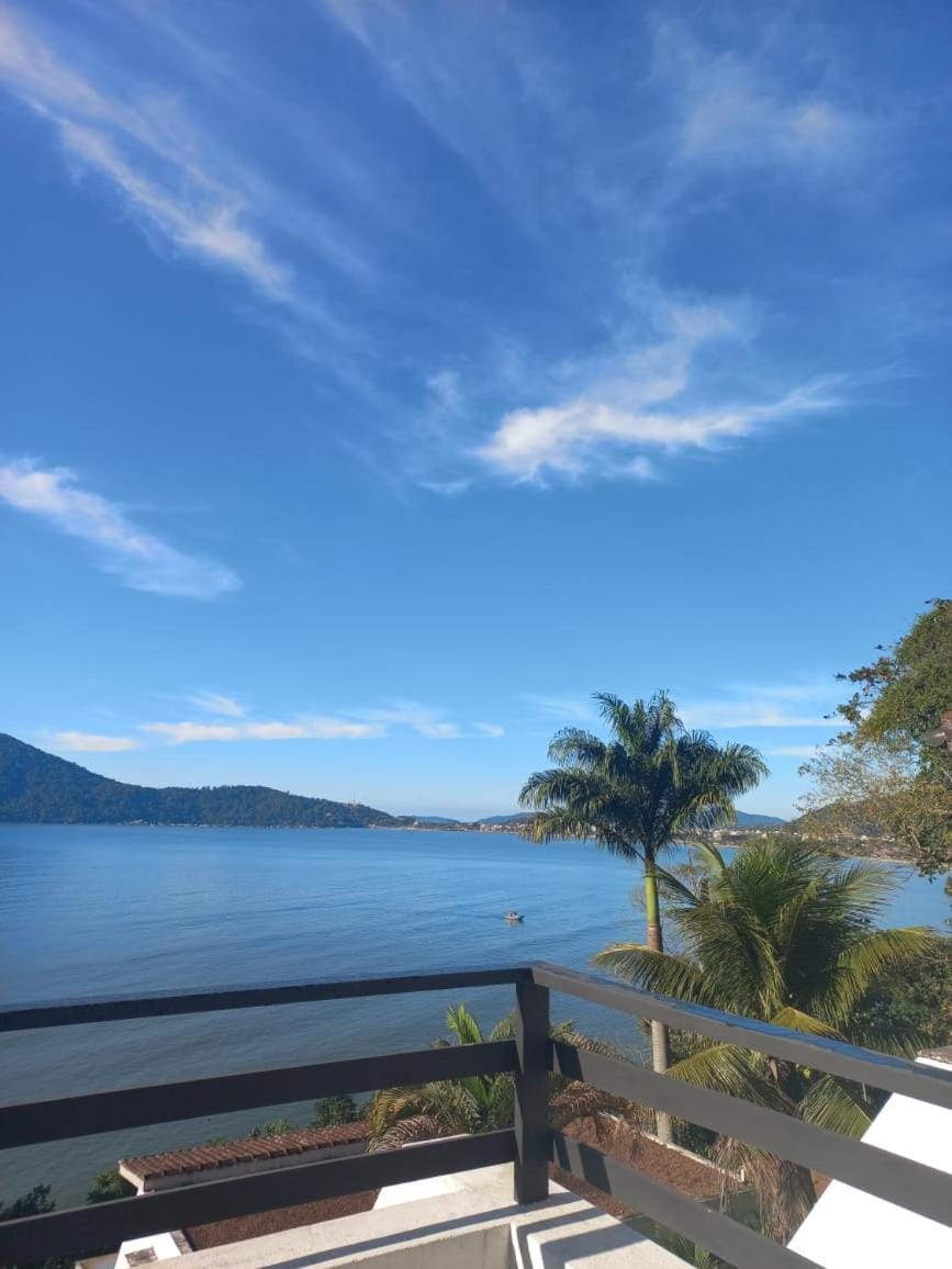 View (from property/room), Mountain view, Sea view