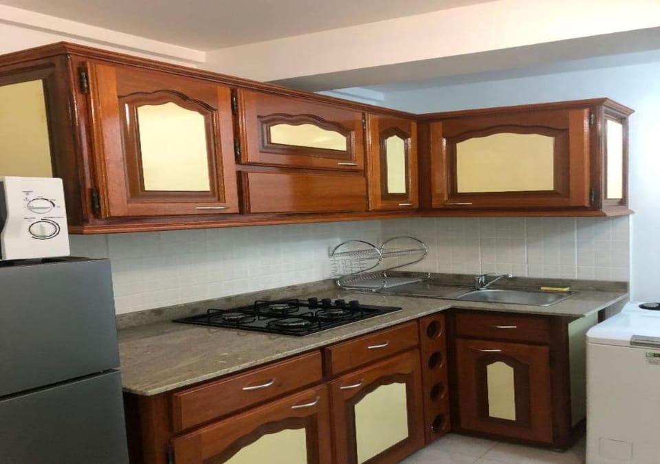 minibar, stove