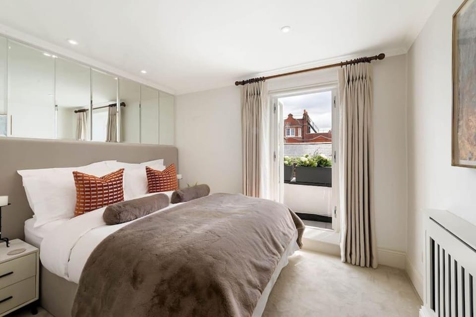 South Kensington Luxury Apartment Balcony, Museums & Heathrow 30min Apartment in City of Westminster