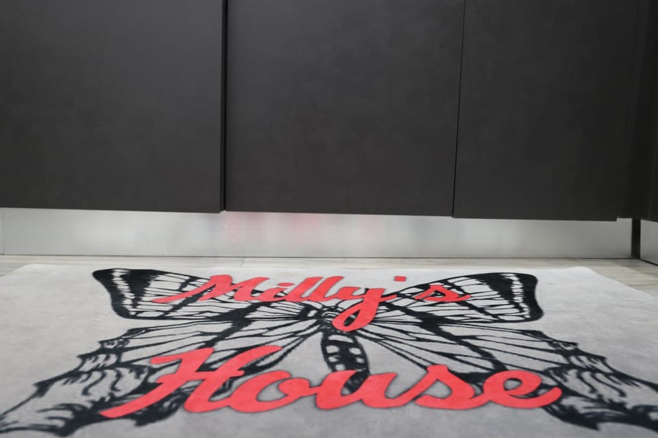 Property logo or sign, Photo of the whole room