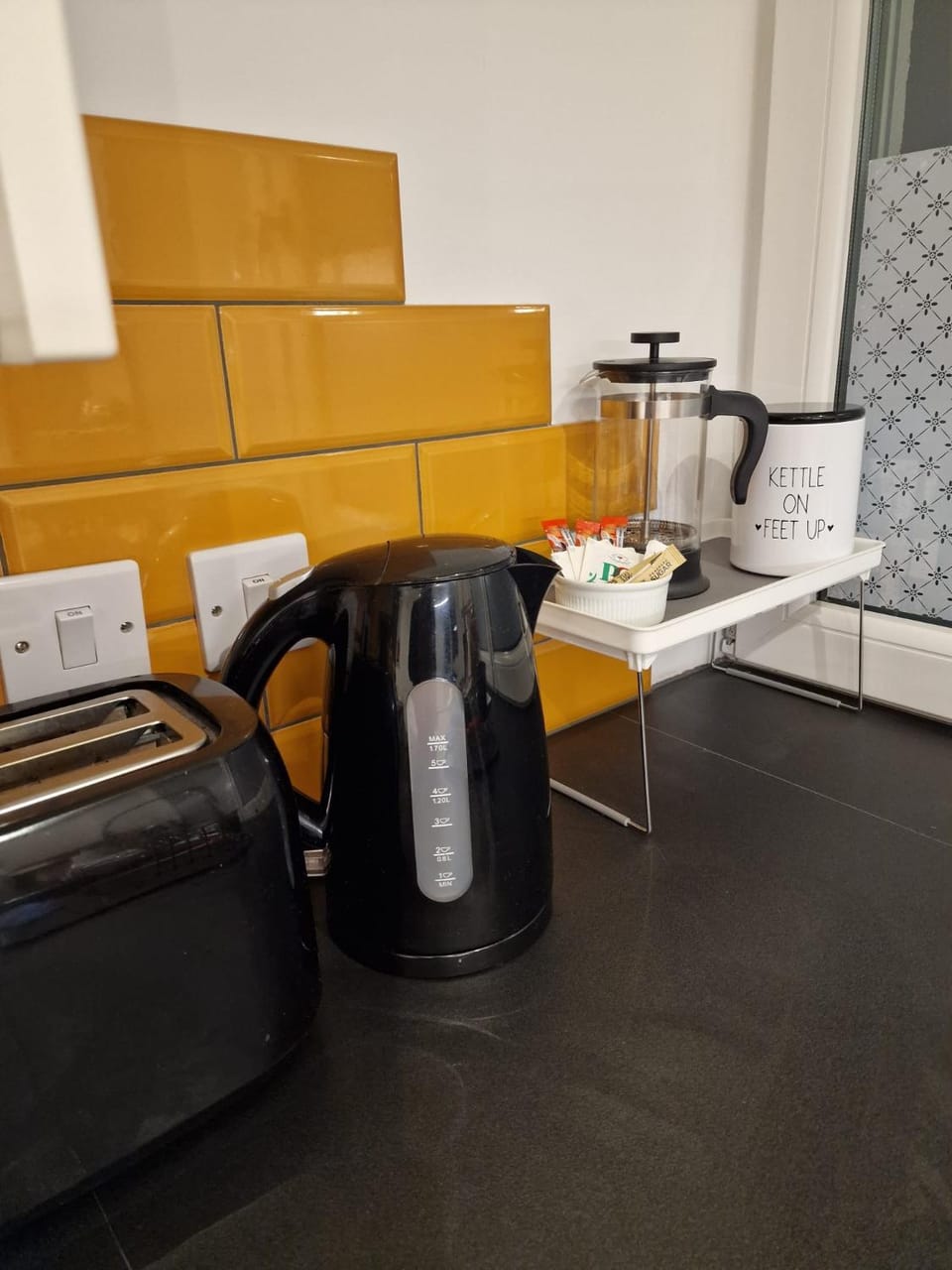Coffee/tea facilities, Kitchen or kitchenette