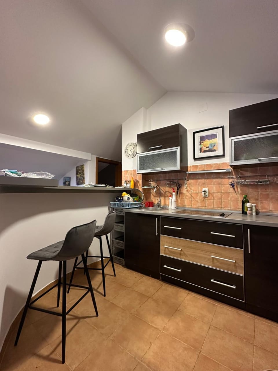 Kitchen or kitchenette, Dining area, minibar