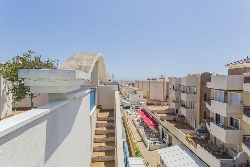 Neighbourhood, Street view