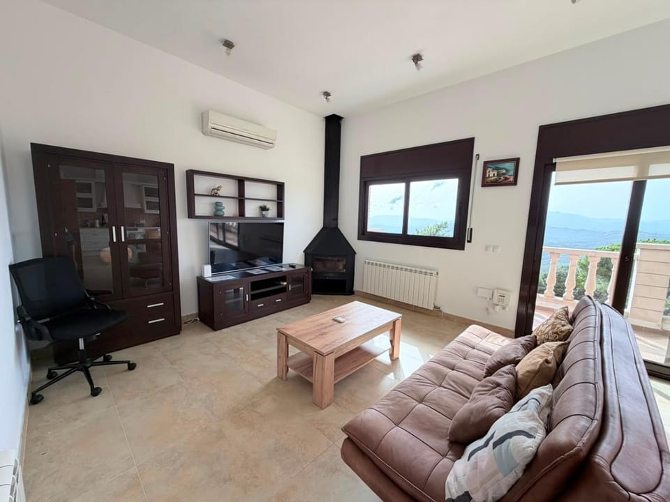 Villa Rossinyols House in Selva