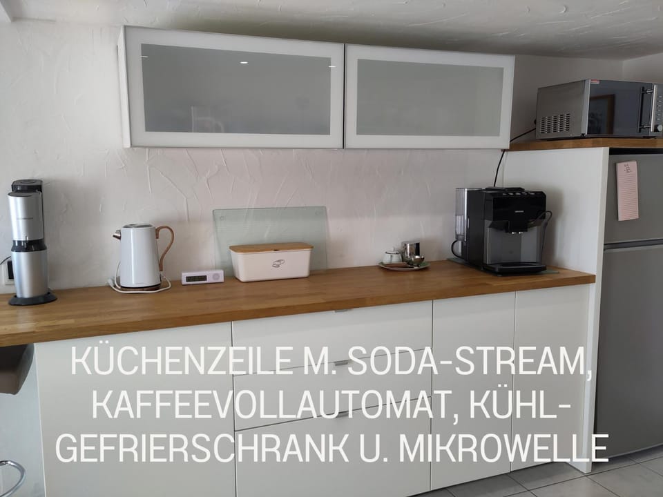 Coffee/tea facilities, Kitchen or kitchenette, toaster