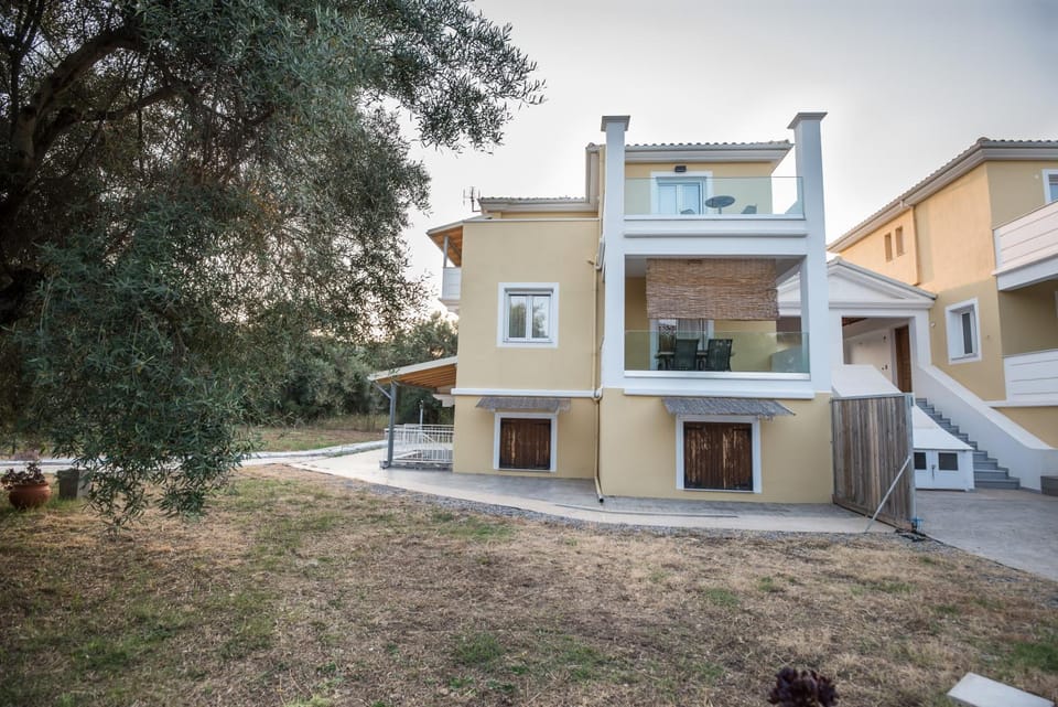 Property building, Facade/entrance