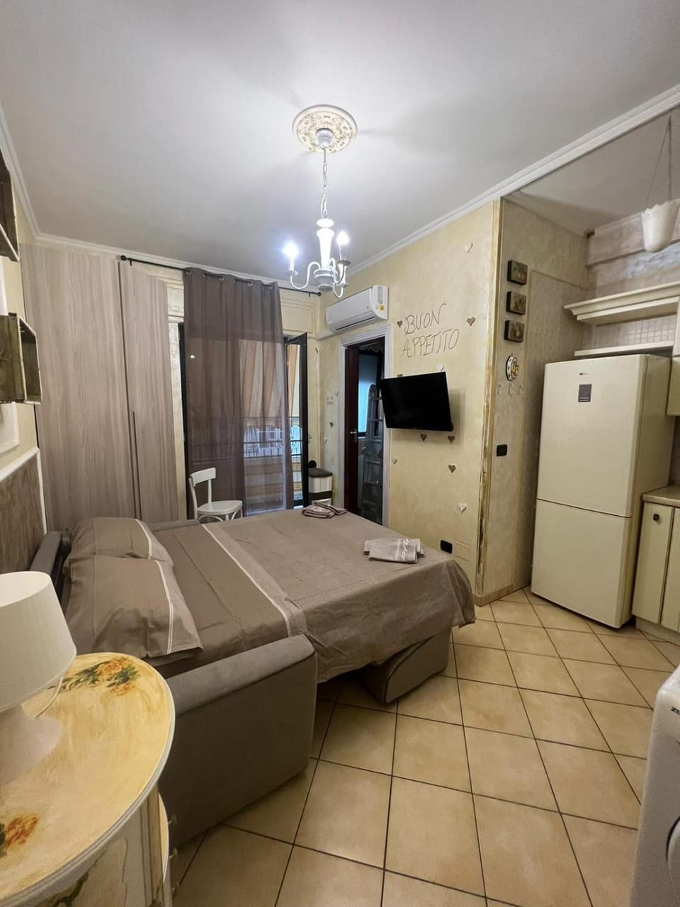Photo of the whole room