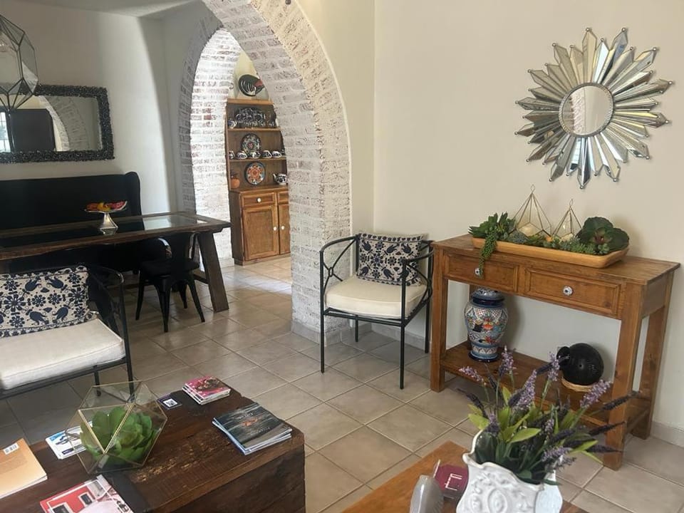Living room, Area and facilities