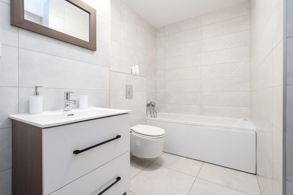 Bathroom, Bath