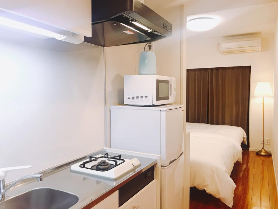 Kitchen or kitchenette, Photo of the whole room, Bedroom, minibar, pet friendly, stove