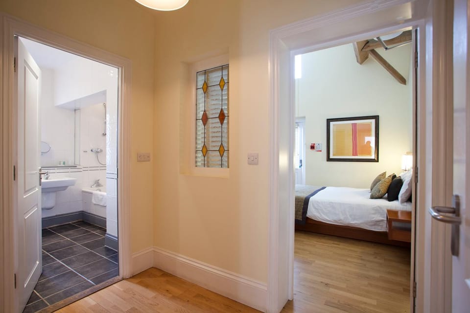 Bed, Bathroom