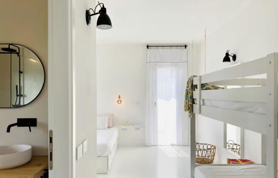 Bed, Balcony/Terrace, bunk bed