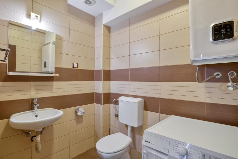 Toilet, washing machine