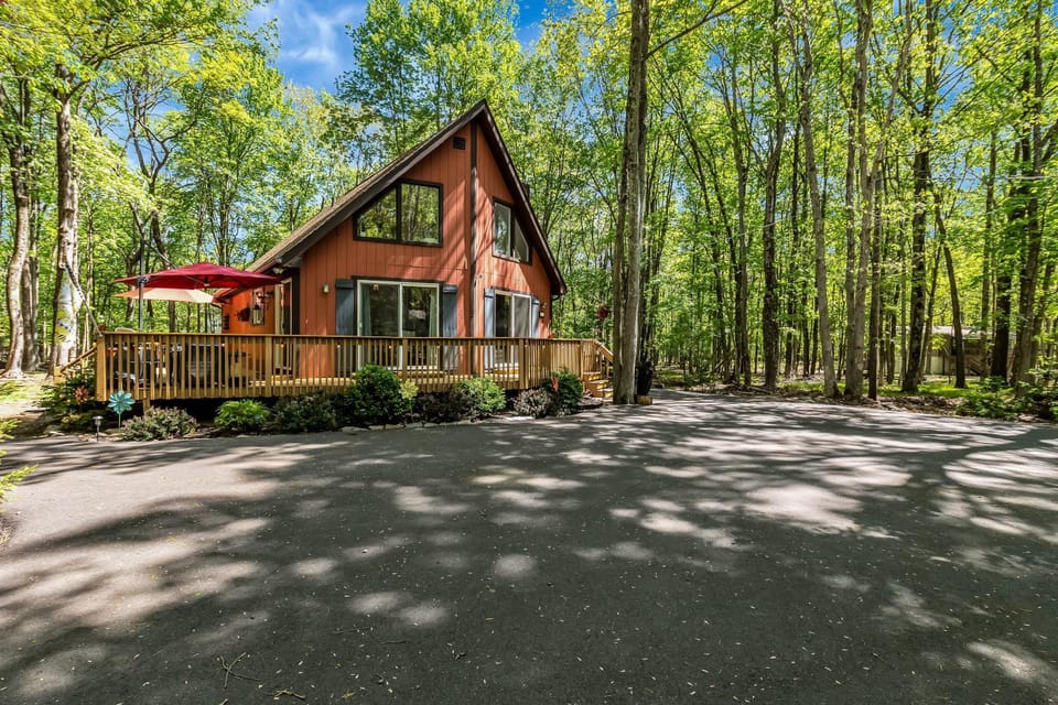 3 bedroom Rental pet friendly, fireplace, hot tub, near ski resorts House in Kidder Township