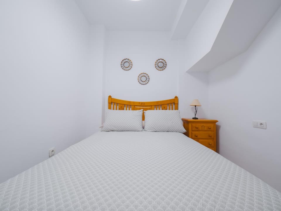 Bedroom, locker