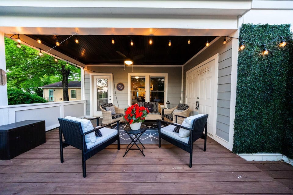 Epic Deck 4 Miles to DWNTN Arcade Games & More House in East Nashville