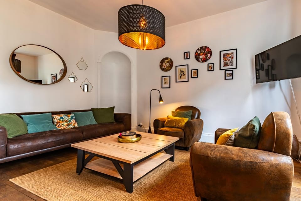 Communal lounge/ TV room