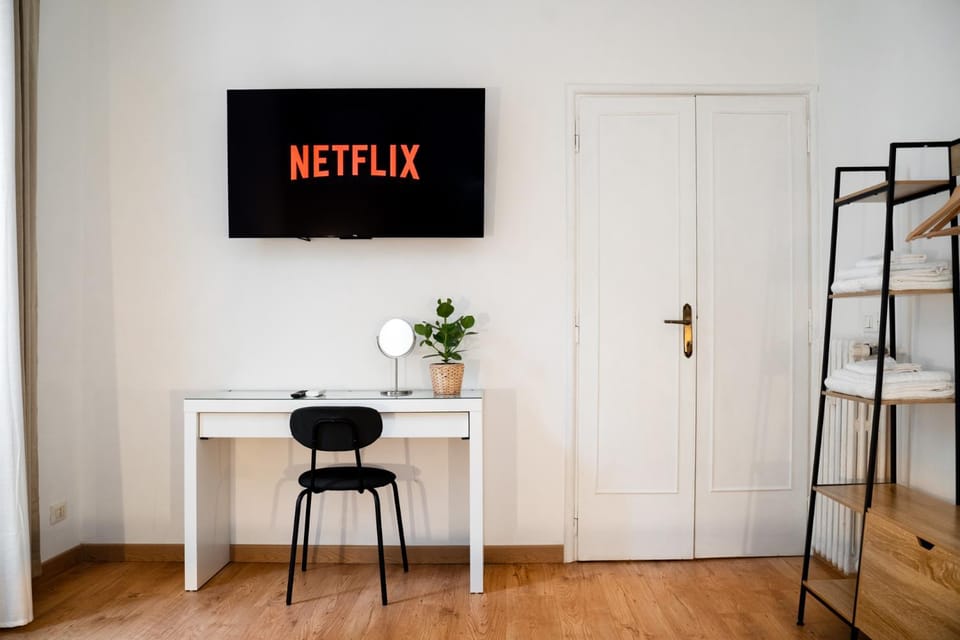 TV and multimedia, hair dresser