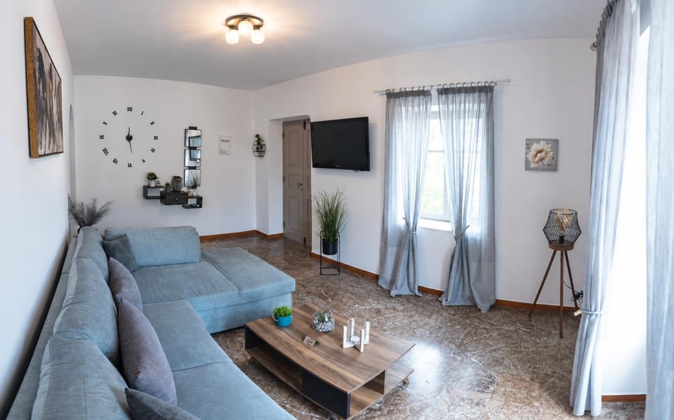 270° Apartment in Islands